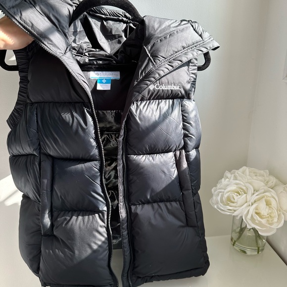 Holographic Columbia Vest - Black - Picture 3 of 5